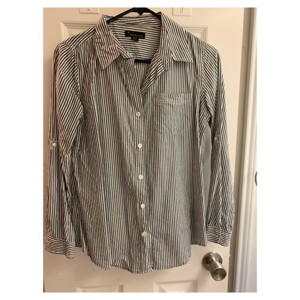 Forever 21 Striped button down Shirt Size Small